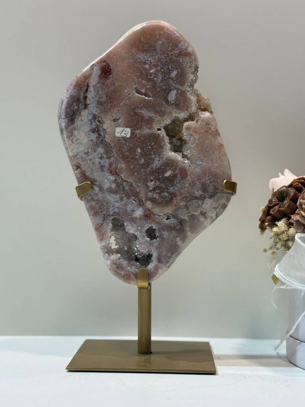 Roze Amethist op Standaard - 1,836 Kilogr.