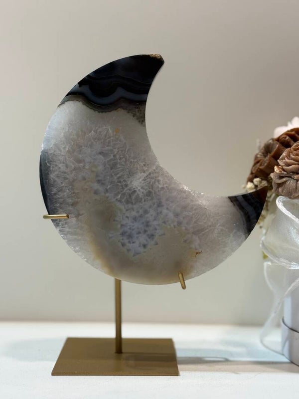 Agaat Maan op Standaard - 0,890 Kilogr.