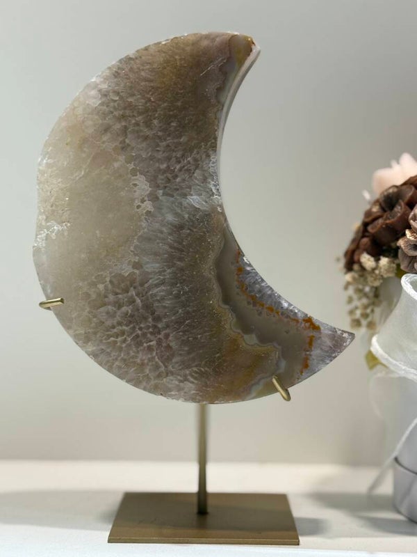 Agaat Maan op Standaard - 1,004 Kilogr.
