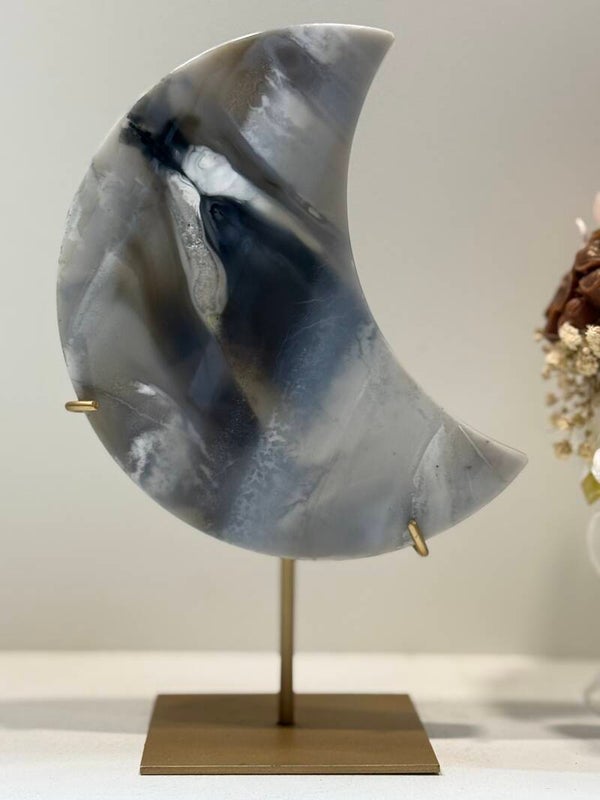 Agaat Maan op Standaard - 0,556 Kilogr.