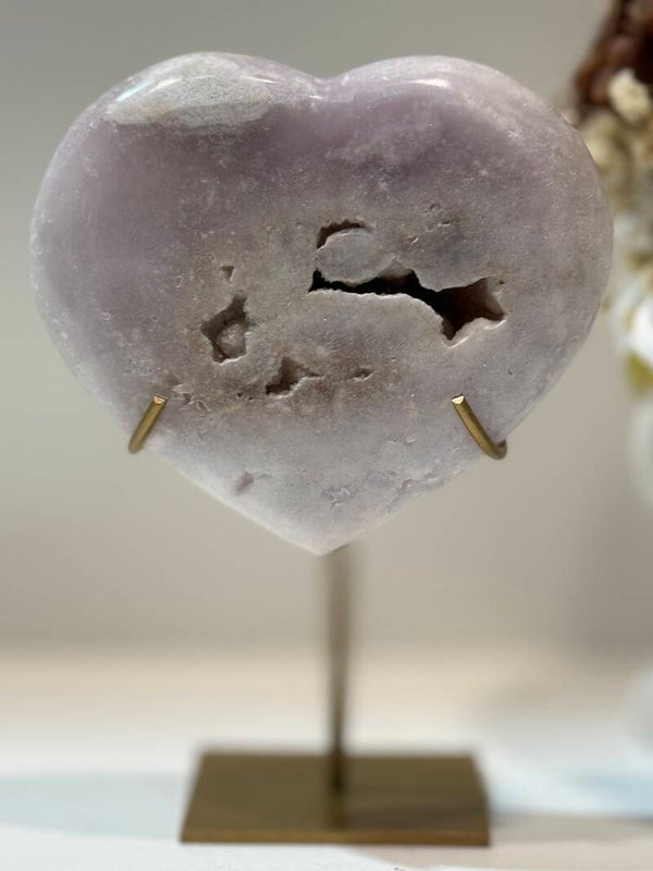 Roze Amethist Hart op Standaard - 0,336 Kilogr.