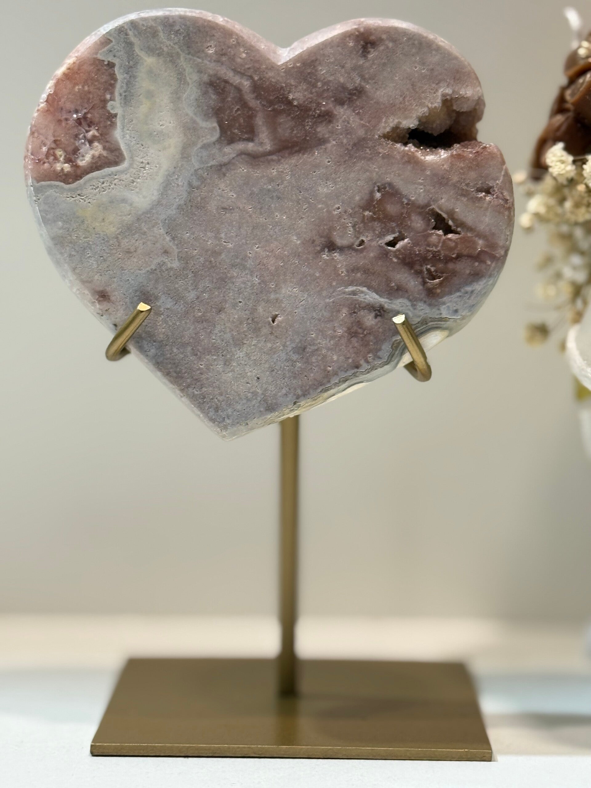 Roze Amethist Hart op Standaard - 0,468 Kilogr.