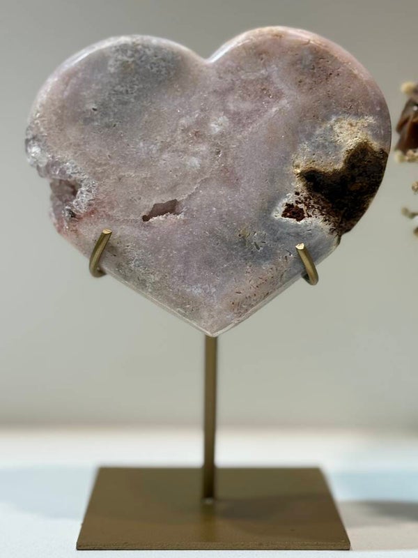 Roze Amethist Hart op Standaard - 0,500 Kilogr.