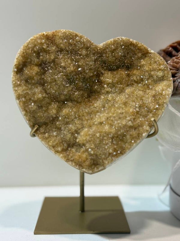 Gebrande Amethist Hart op Standaard - 0,976 Kilogr.