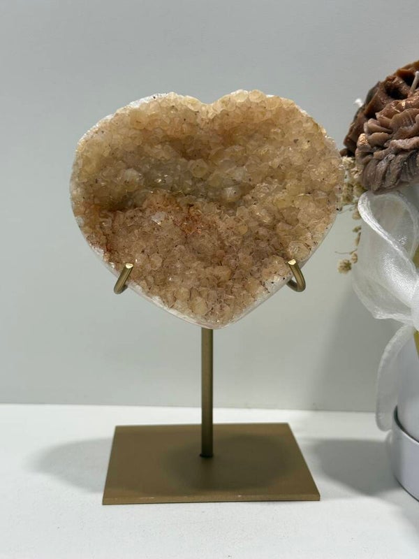 Gebrande Amethist Hart op Standaard - 0,568 KG