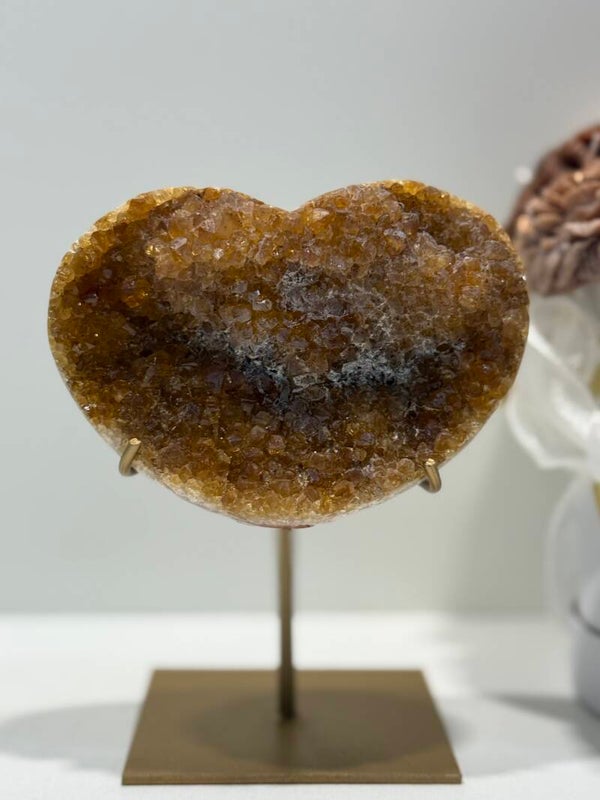 Gebrande Amethist Hart op Standaard - 0,682 Kilogr.