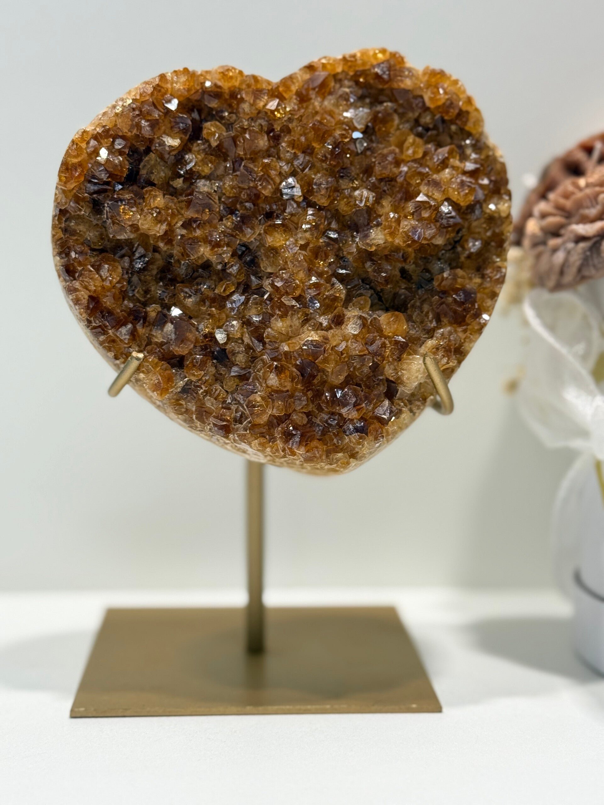 Gebrande Amethist Hart op Standaard - 1,210 Kilogr.