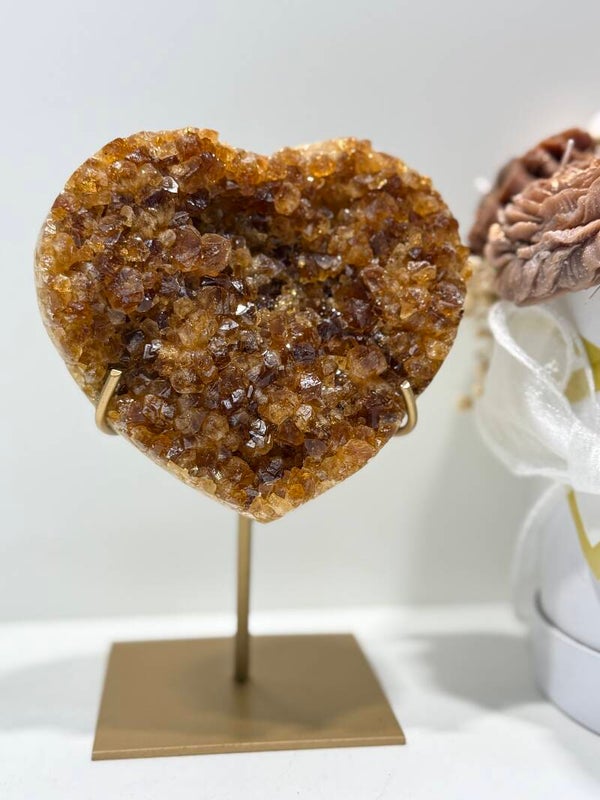 Gebrande Amethist Hart op Standaard - 0,756 Kilogr.