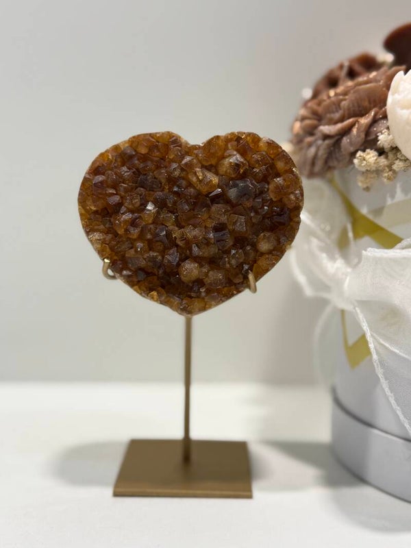 Gebrande Amethist Hart op Standaard - 0,312 Kilogr.