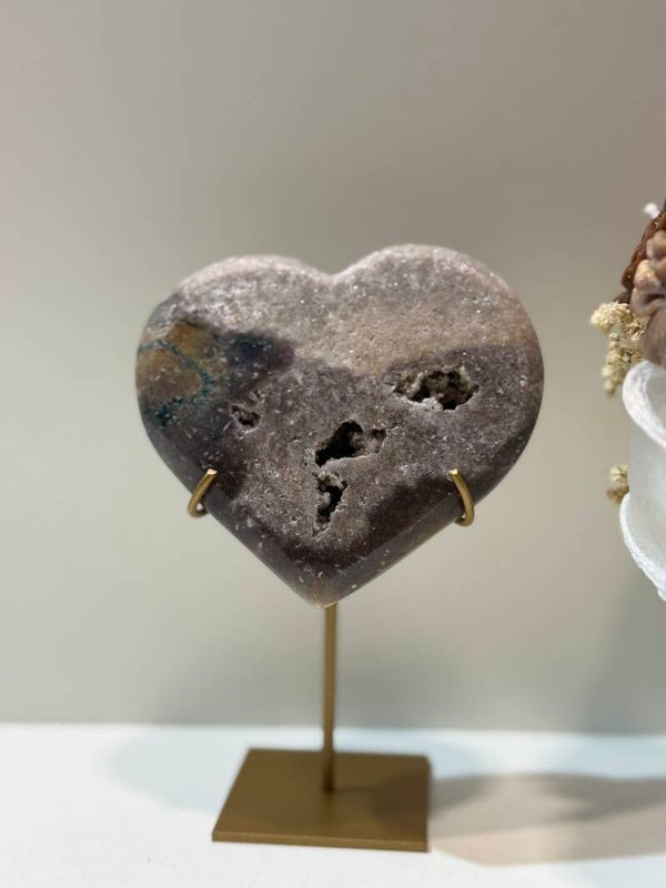 Roze Amethist Hart op Standaard - 0,302 Kilogr.