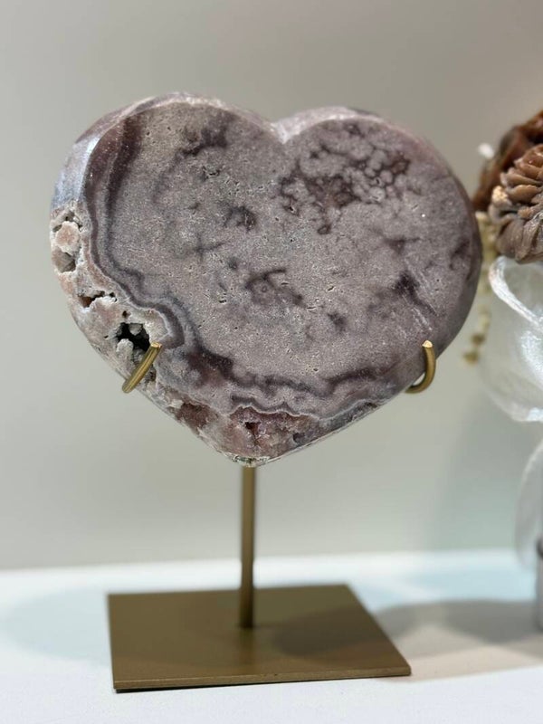 Roze Amethist Hart op Standaard - 0,700 Kilogr.