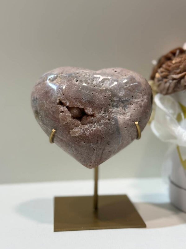 Roze Amethist Hart op Standaard - 0,604 Kilogr.