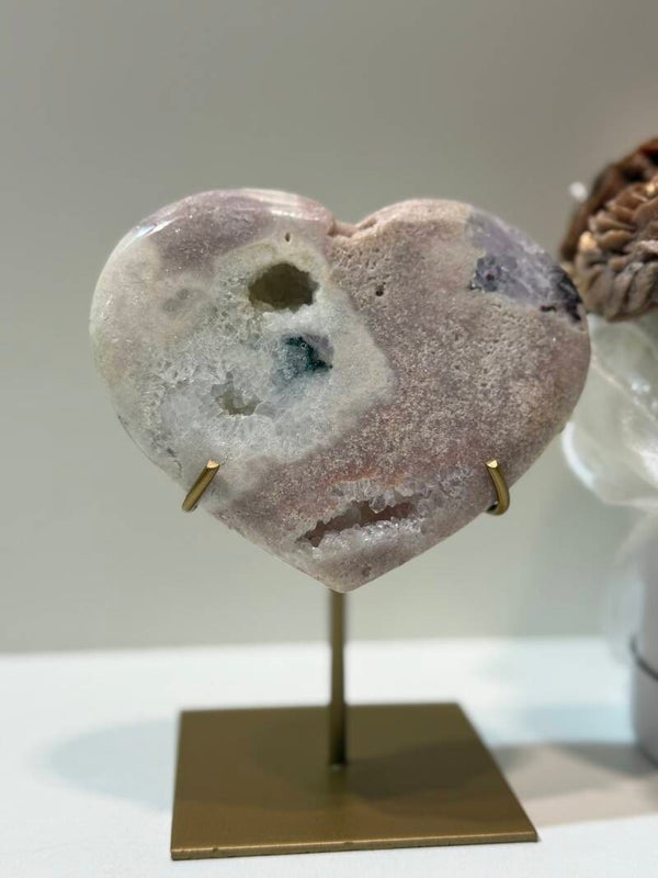 Roze Amethist Hart op Standaard - 0,456 Kilogr.