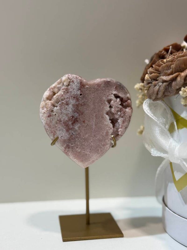 Roze Amethist Hart op Standaard - 0,236 Kilogr.
