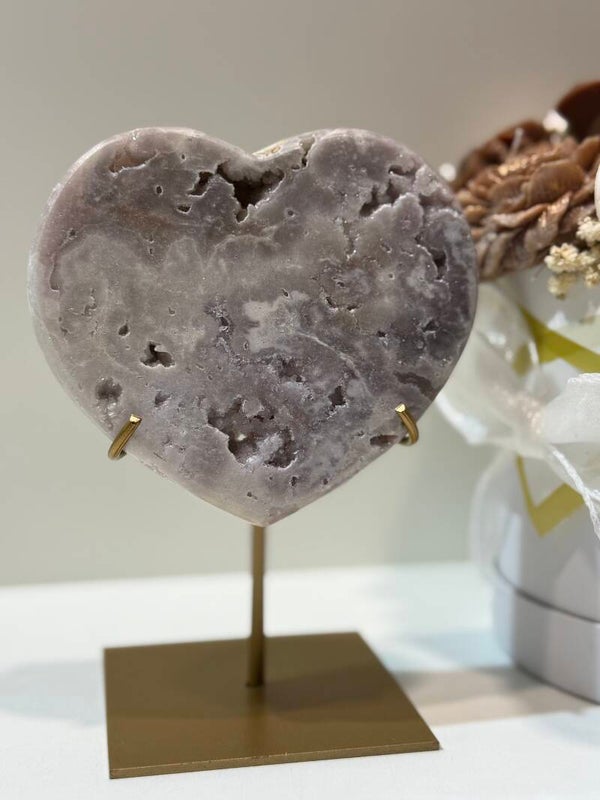 Roze Amethist Hart op Standaard - 0,460 Kilogr.