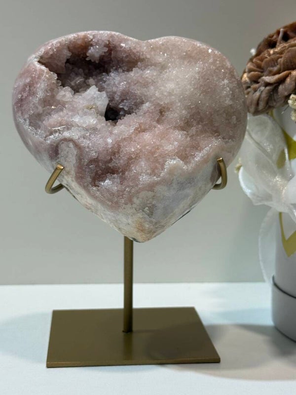 Roze Amethist Hart op Standaard - 0,788 Kilogr.