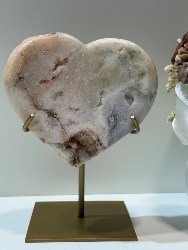 Roze Amethist Hart op Standaard - 0,664 Kilogr.