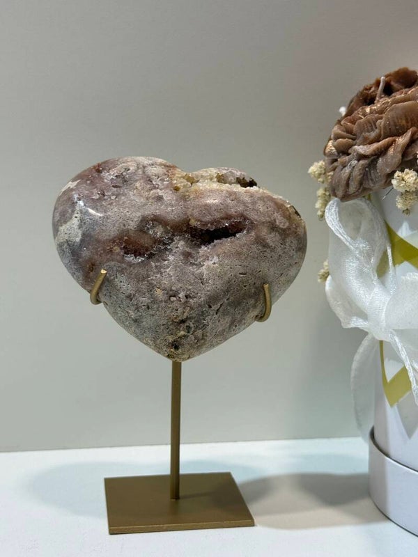 Roze Amethist Hart op Standaard - 0,326 Kilogr.