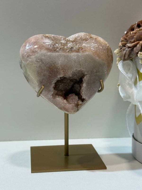 Roze Amethist Hart op Standaard - 0,606 Kilogr.