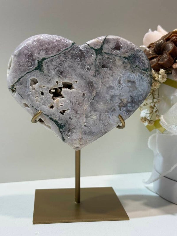 Roze Amethist Hart op Standaard - 0,620 Kilogr.
