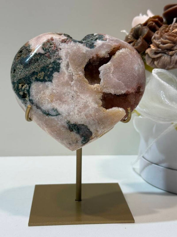 Roze Amethist Hart op Standaard - 0,540 Kilogr.