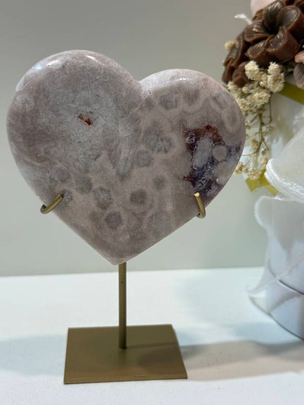 Roze Amethist Hart op Standaard - 0,314 Kilogr.