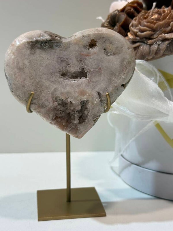 Roze Amethist Hart op Standaard - 0,308 Kilogr.