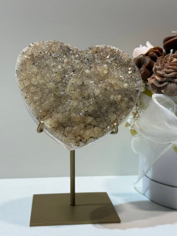 Gebrande Amethist Hart op Standaard - 0,880 Kilogr.