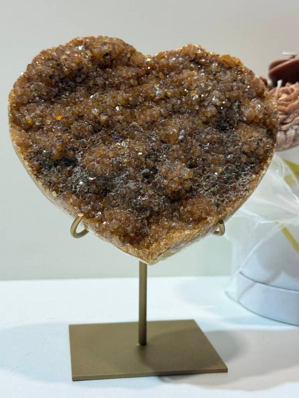 Gebrande Amethist Hart op Standaard - 1,206 Kilogr.
