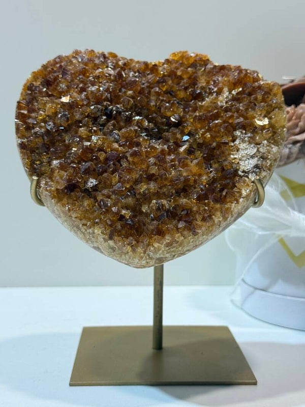 Gebrande Amethist Hart op Standaard - 1,400 Kilogr.