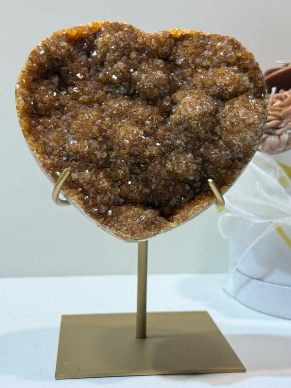 Gebrande Amethist Hart op Standaard - 1,286 Kilogr.