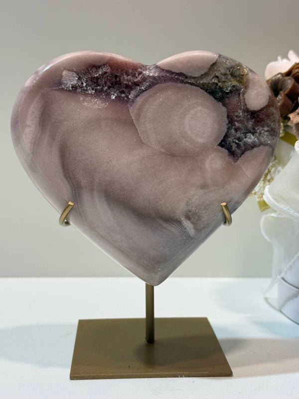 Roze Amethist Hart op Standaard - 0,836 Kilogr.