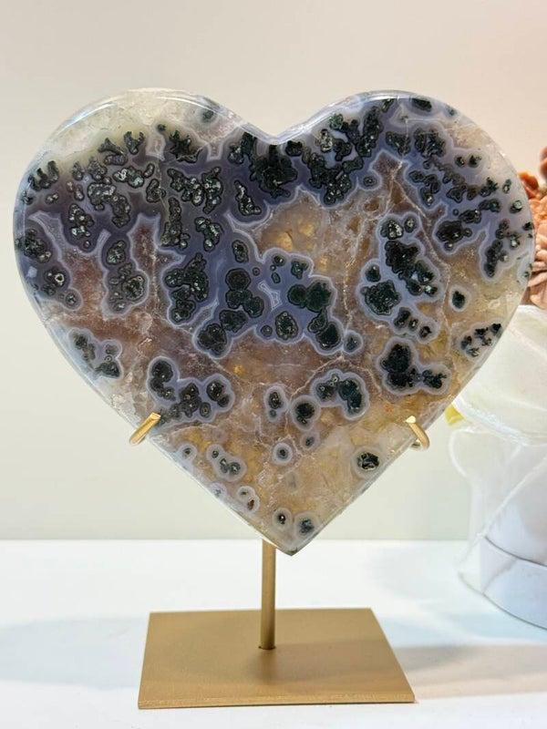 Roze Amethist Hart op Standaard - 1,262 Kilogr.