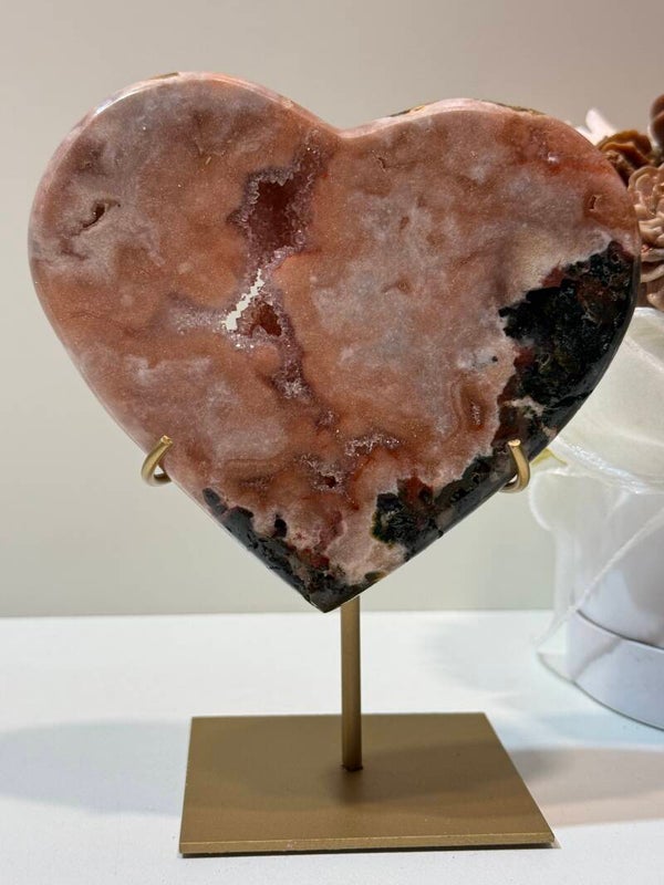 Roze Amethist Hart op Standaard - 0,700 Kilogr.