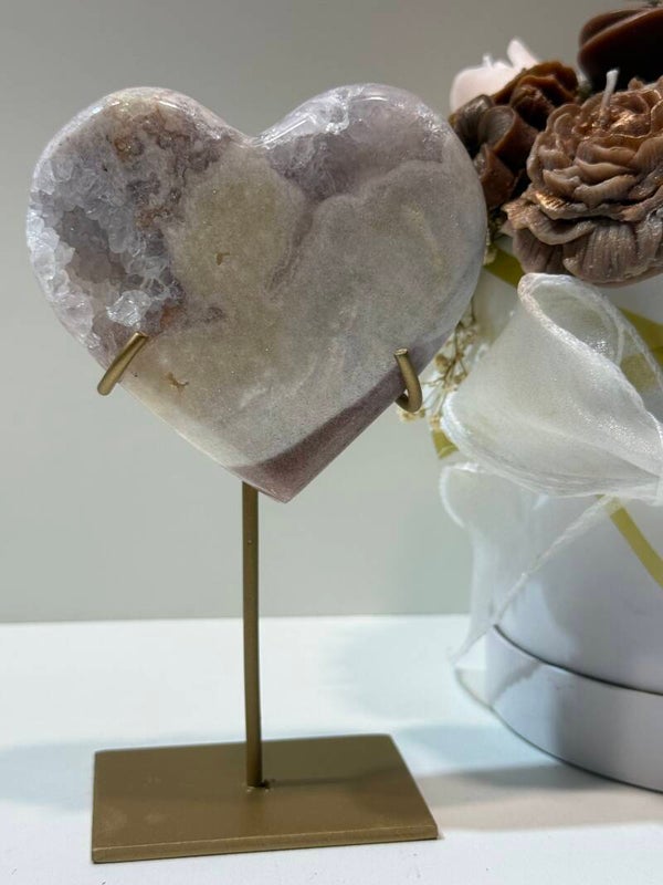 Roze Amethist Hart op Standaard - 0,364 Kilogr.