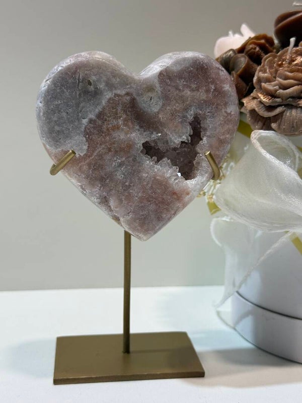 Roze Amethist Hart op Standaard - 0,476 Kilogr.