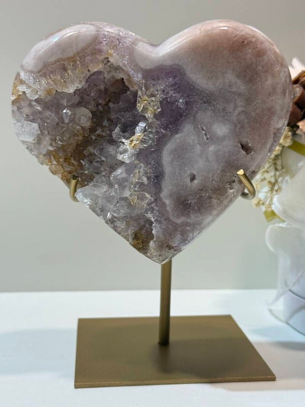 Roze Amethist Hart op Standaard - 1,510 Kilogr.