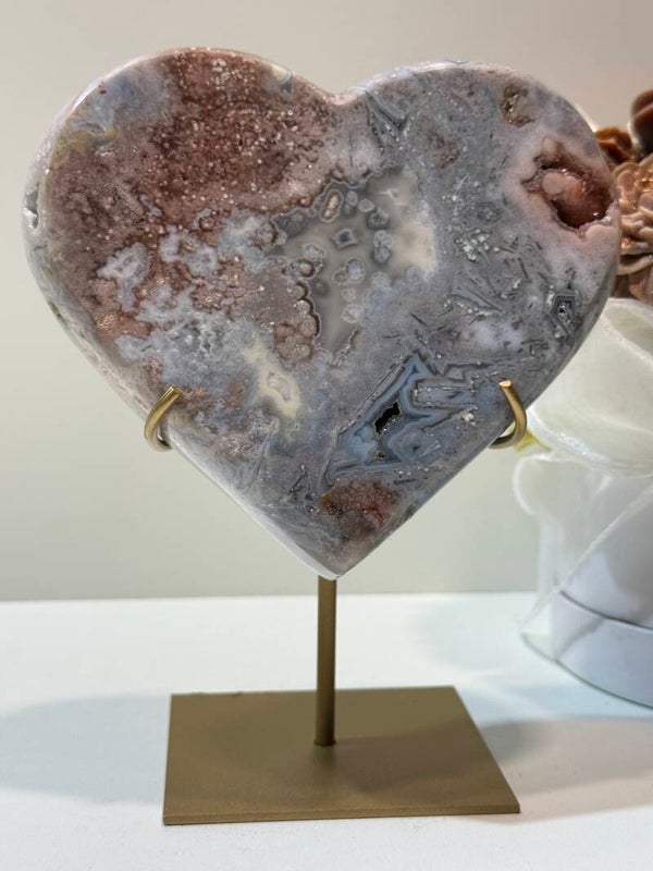 Roze Amethist Hart op Standaard - 0,978 Kilogr.