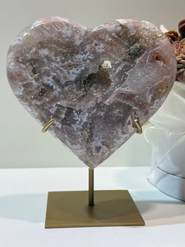 Roze Amethist Hart op Standaard - 0,988 Kilogr.