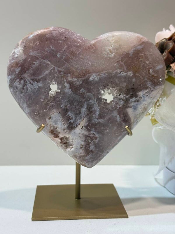 Roze Amethist Hart op Standaard - 0,758 Kilogr.