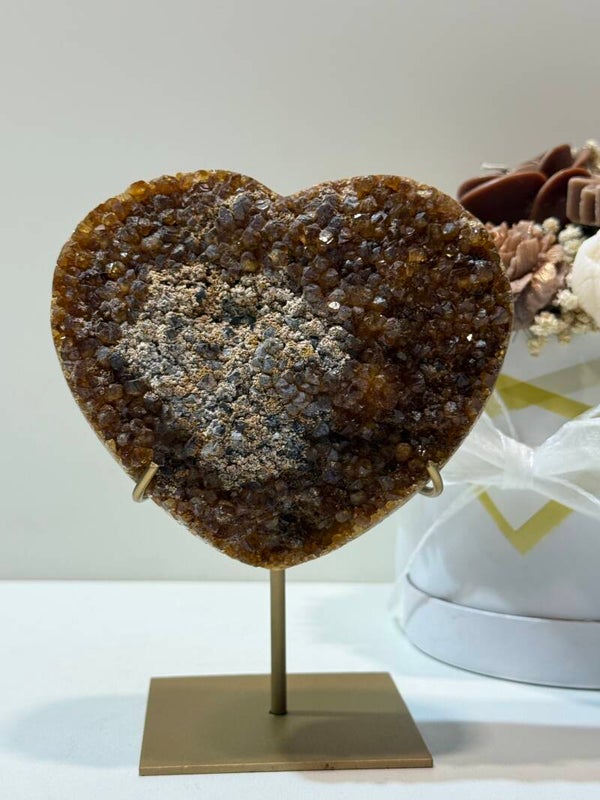 Gebrande Amethist Hart op Standaard - 0,954 Kilogr.