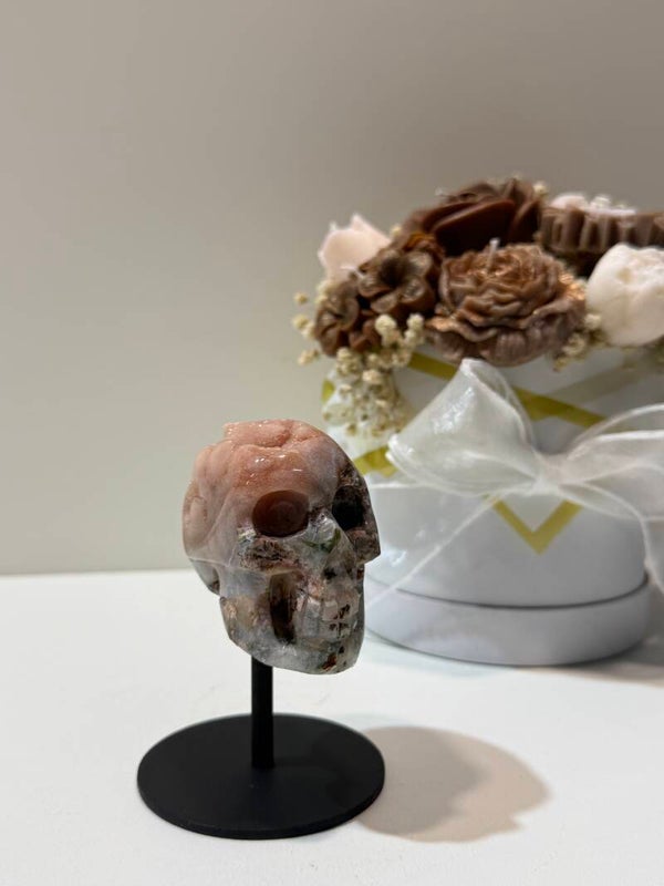 Roze Amethist Skull op Standaard - 0,304 Kilogr.