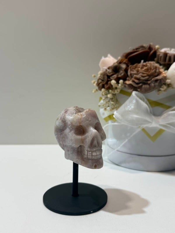 Roze Amethist Skull op Standaard - 0,314 Kilogr.