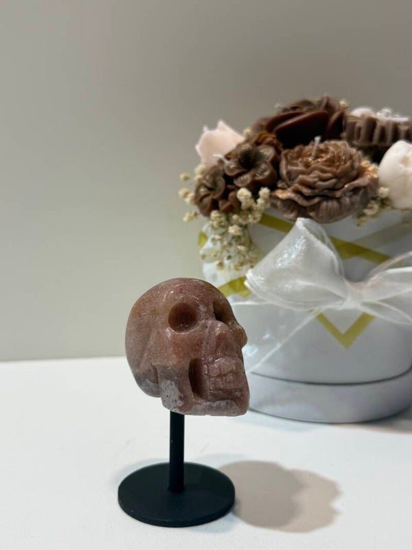 Roze Amethist Skull op Standaard - 0,204 Kilogr.
