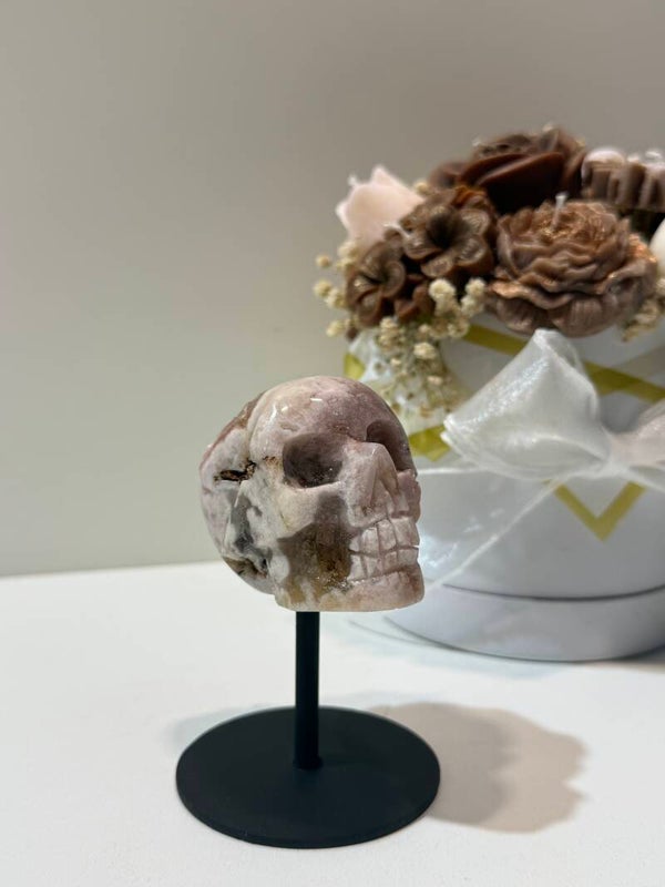 Roze Amethist Skull op Standaard - 0,292 Kilogr.