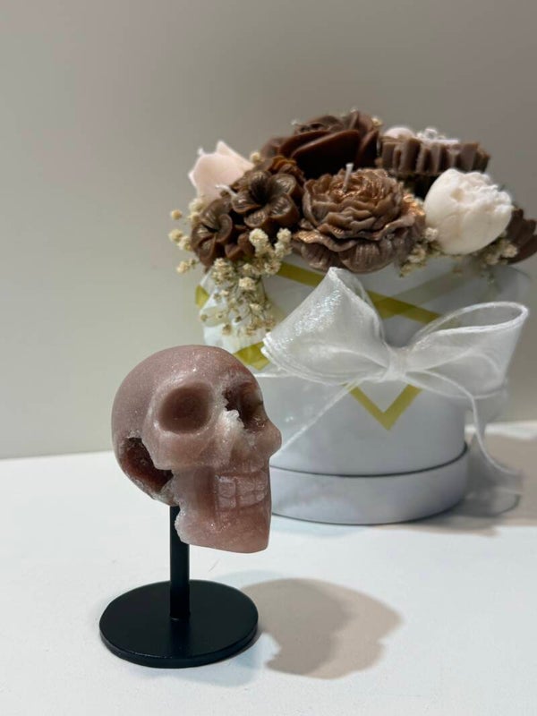 Roze Amethist Skull op Standaard - 0,240 Kilogr.