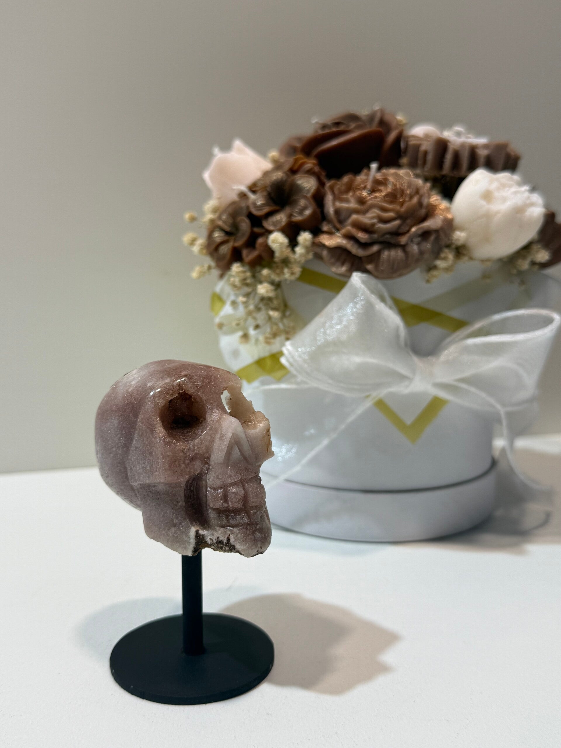 Roze Amethist Skull op Standaard - 0,198 Kilogr.