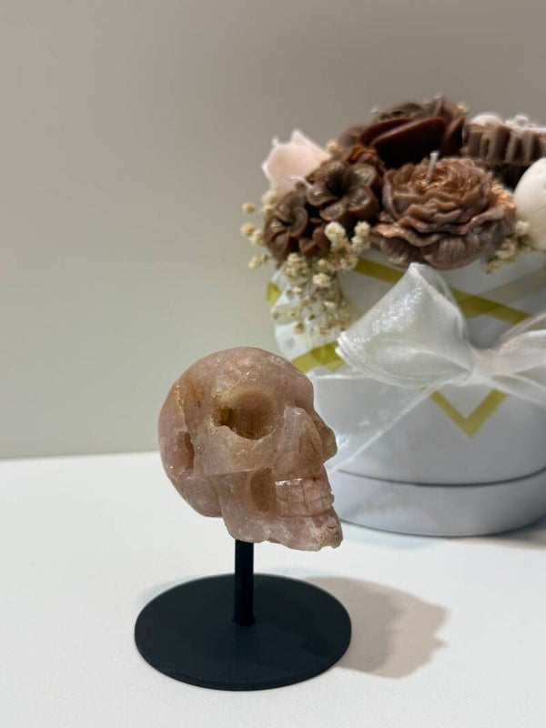 Roze Amethist Skull op Standaard - 0,276 Kilogr.