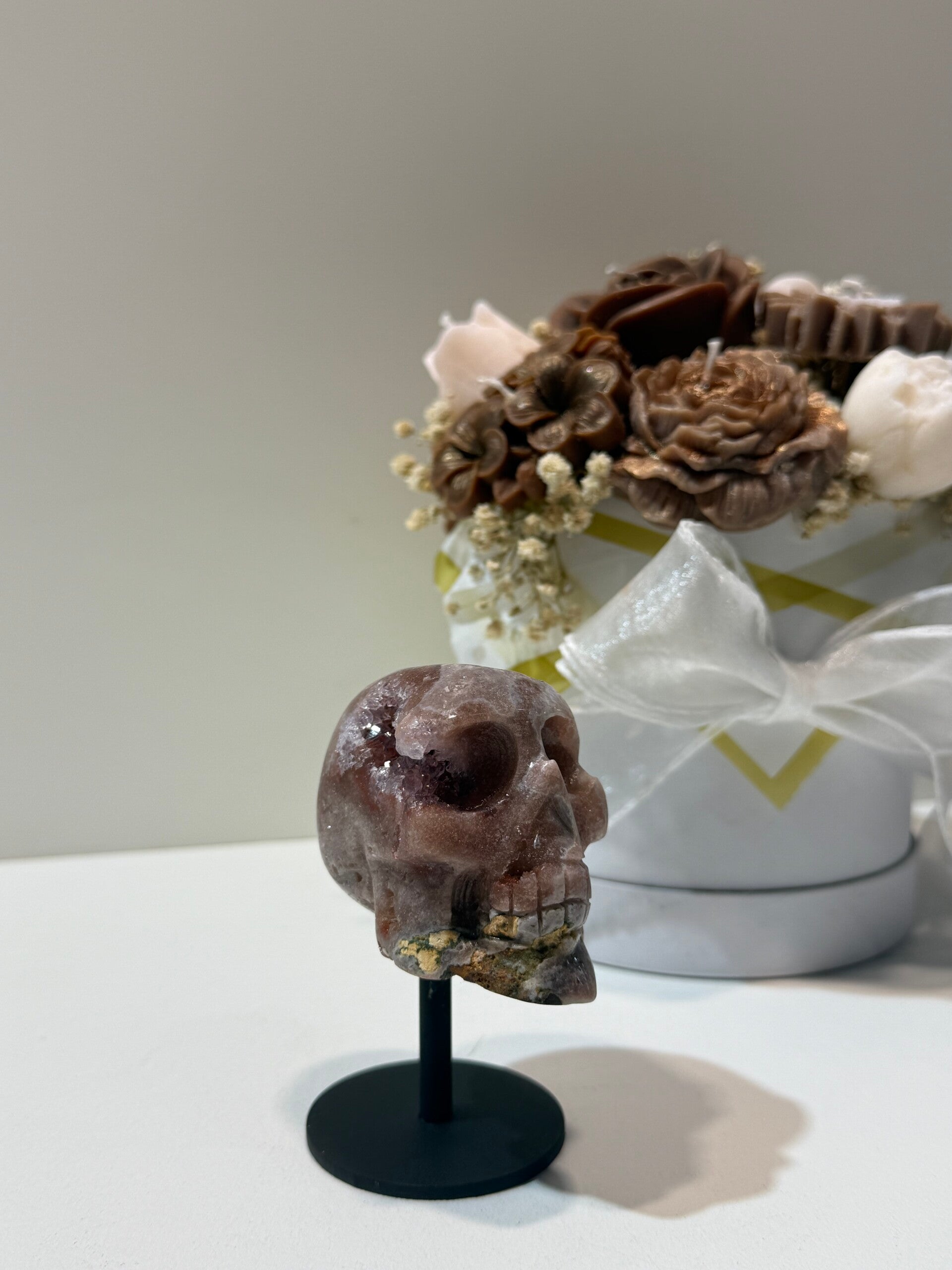 Roze Amethist Skull op Standaard - 0,246 Kilogr.