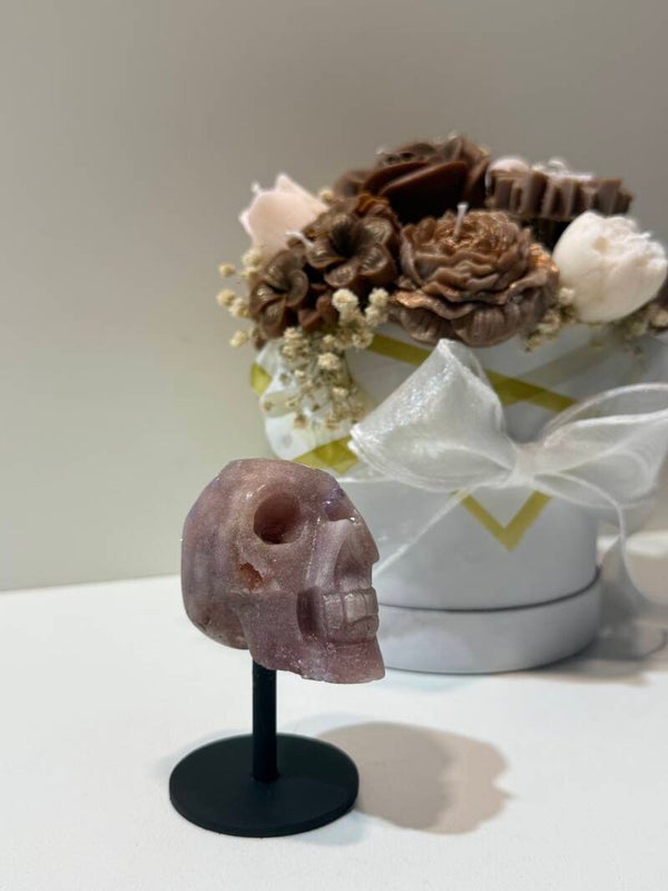 Roze Amethist Skull op Standaard - 0,192 Kilogr.